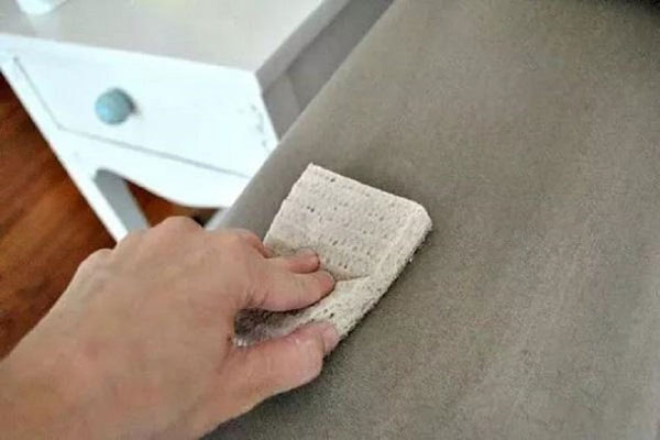 Cách vệ sinh sofa da bằng cồn hiệu quả