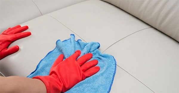 cách tẩy vết mực trên sofa da